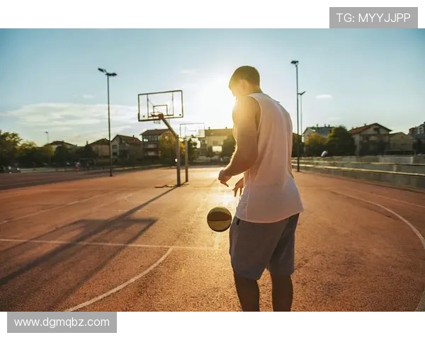 《从篮球场到人生巅峰:一位运动员的奋斗与荣耀之路》
