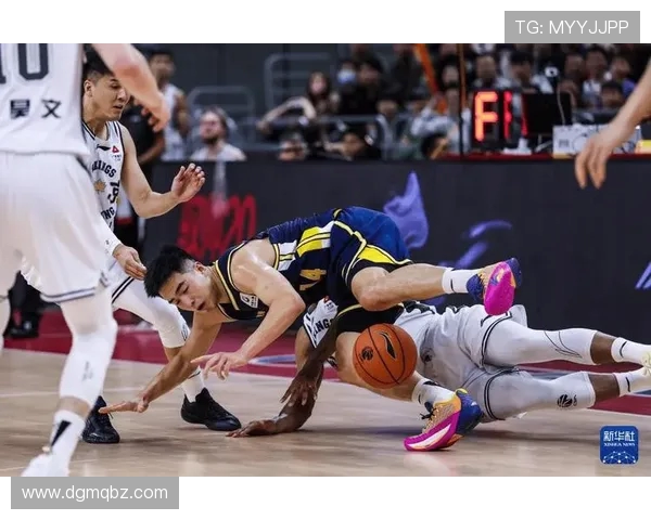 南京同曦力争突破挑战广东宏远 决战CBA赛场巅峰之战 南京同曦力争突破挑战广东宏远 决战CBA赛场巅峰之战