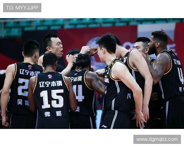CBA联赛精彩对决辽宁队迎战上海队争夺胜利荣耀