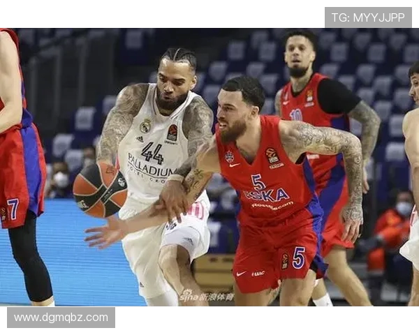 巴斯克队与中央陆军的激烈对决揭示了足球战术的魅力与团队精神的力量